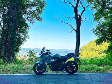 Carena anteriore e laterale yamaha xj6
