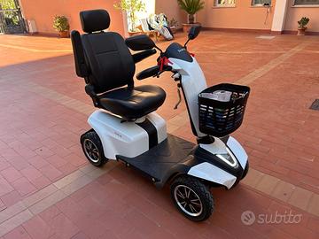 Scooter elettrico per anziani e disabili