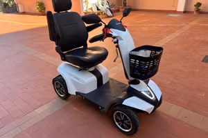 Scooter elettrico per anziani e disabili