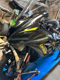 Moto pista Kawa zx10r