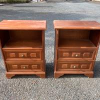 Due comodini in legno