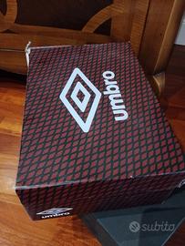 scarpa sportiva Umbro verde militare