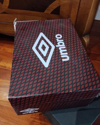 scarpa sportiva Umbro verde militare