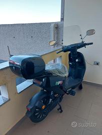 Fiammante scooter elettrico UFO King 1 – Nero