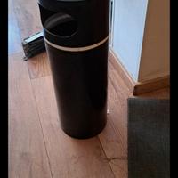 Pattumiera con portamozziconi