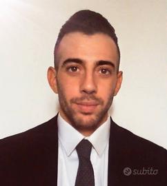 Impiegato addetto alla segreteria per studi medici