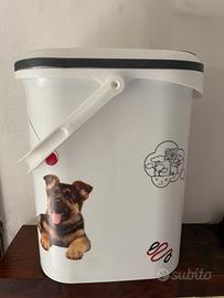 Scatola porta crocchette