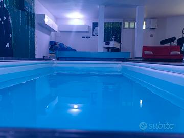 Casa con piscina privata e giardino