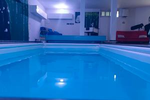 Casa con piscina privata e giardino