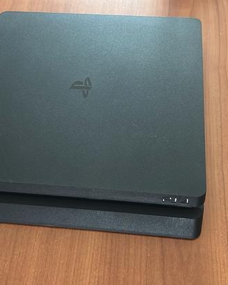 PlayStation 4 Slim + 11 Giochi  