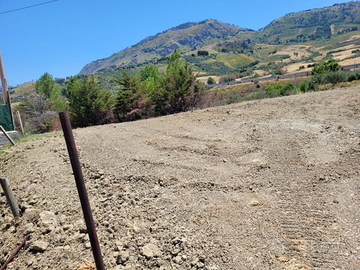 Panoramico terreno con vista Monreale e Palermo