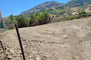 Panoramico terreno con vista Monreale e Palermo