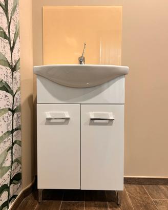 Mobile con lavandino e miscelatore Salvaspazio