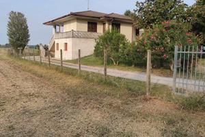 Casa con annesso terreno di 5 ettari