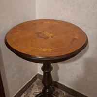 Tavolinetto in legno