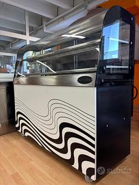 Vetrina espositiva calda