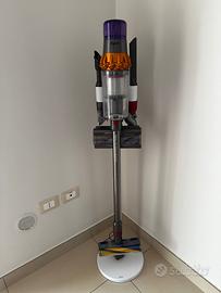 Dyson v15