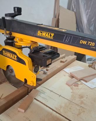 Squadratrice radiale DeWalt DW720