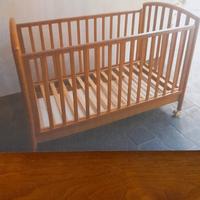 lettino neonato in legno con materasso 