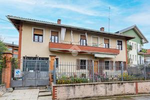 VILLA SINGOLA A BEINASCO