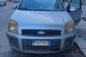 Ford Fusion con gancio traino 1.4 TDCi