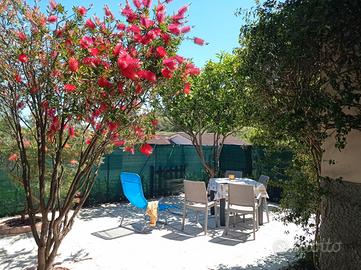 Bilocale residence,terrazzo e cortile, vicino mare
