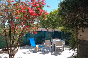Bilocale residence,terrazzo e cortile, vicino mare