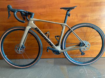 Bici gravel bianchi impulso comp