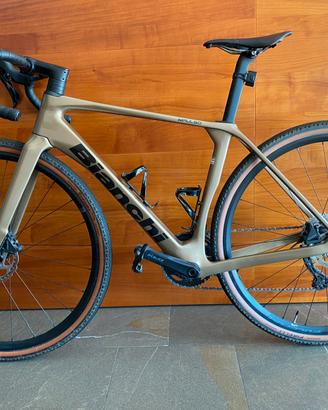 Bici gravel bianchi impulso comp