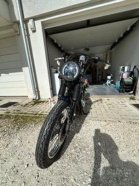 Suzuki cafe racer anno 1983