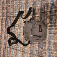 Borsello grigio Eastpak 