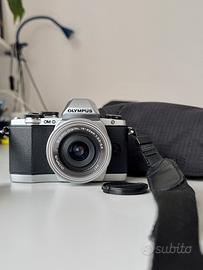 Fotocamera Olympus OM-D E-M10