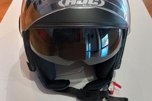 Casco HJC con occhiali da sole nuovo.