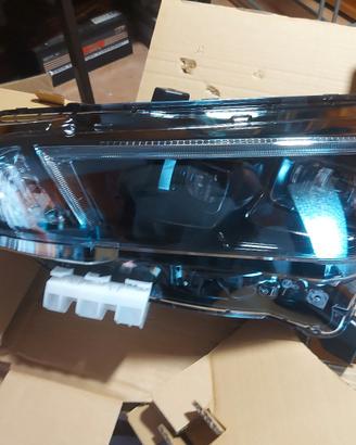 Faro Nissan Leaf 2018-2024