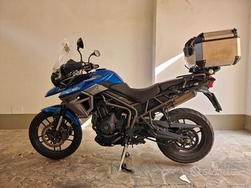 Triumph Tiger XRX ABS 800 con tris di borse