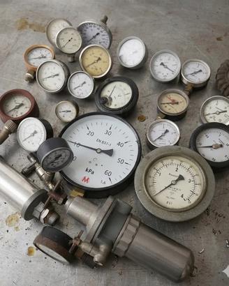 Lotto Manometri Vintage Industriali