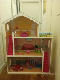 Casa delle bambole in legno perfetta
