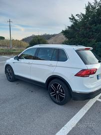 auto volskswagen tiguan