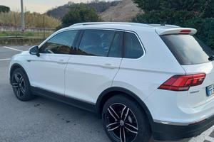 auto volskswagen tiguan