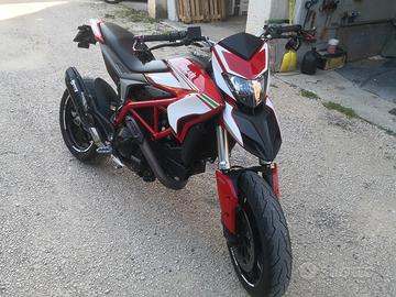 Ducati Hypermotard 821 solo 16.800km A2 a libretto