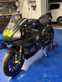Yamaha r1