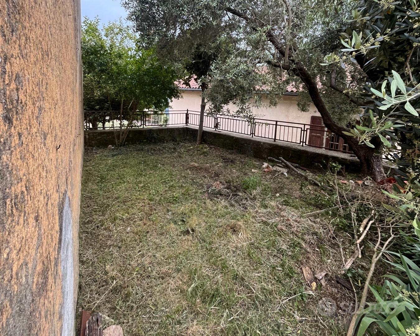 Casa con magazzino e terreni - Case Lori - Vista 4