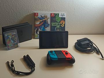 Switch + Pokemon Spada / Charizard in omaggio