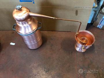 Alambicco in rame 30 litri, distillatore.