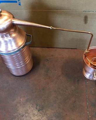 Alambicco in rame 30 litri, distillatore.