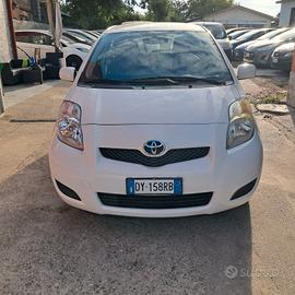 Toyota Yaris 1.0 benz 5 porte Luxury pack neopaten