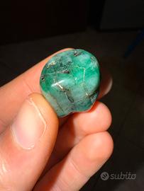 Pietra naturale smeraldo grezzo