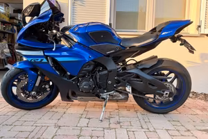 Yamaha YZF R1