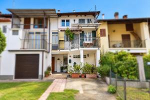 CASA SEMINDIPENDENTE A GIAVENO