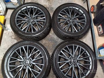 Cerchi in lega R18 Toyota 